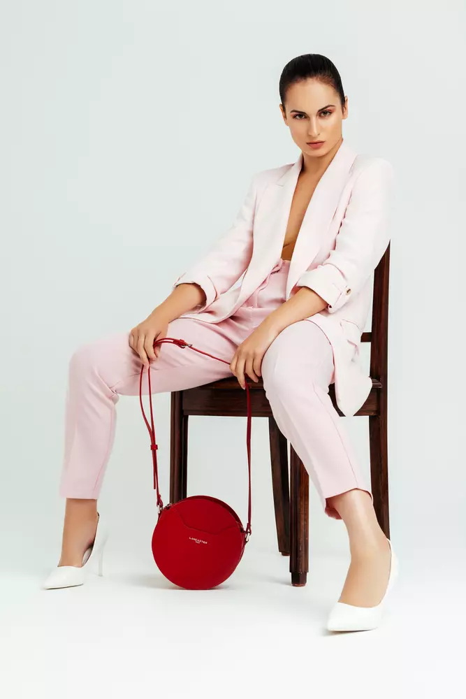  photographe sac a main bordeaux 